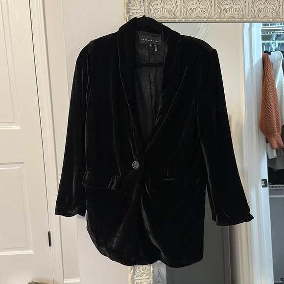 VICI chicest pocketed velvet blazer - Picture 2 of 4